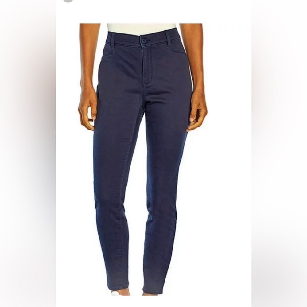 Gap, size 4 stretch skinny pant nwt. Black